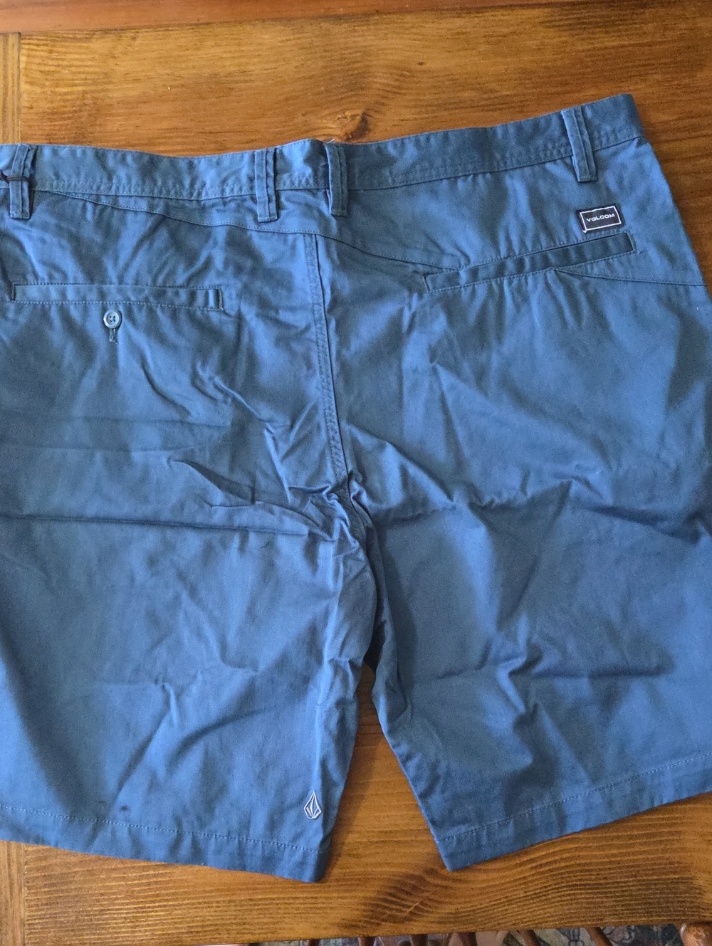 Volcom Men’s Slate Blue Flat-Front Shorts - Picture 2 of 3